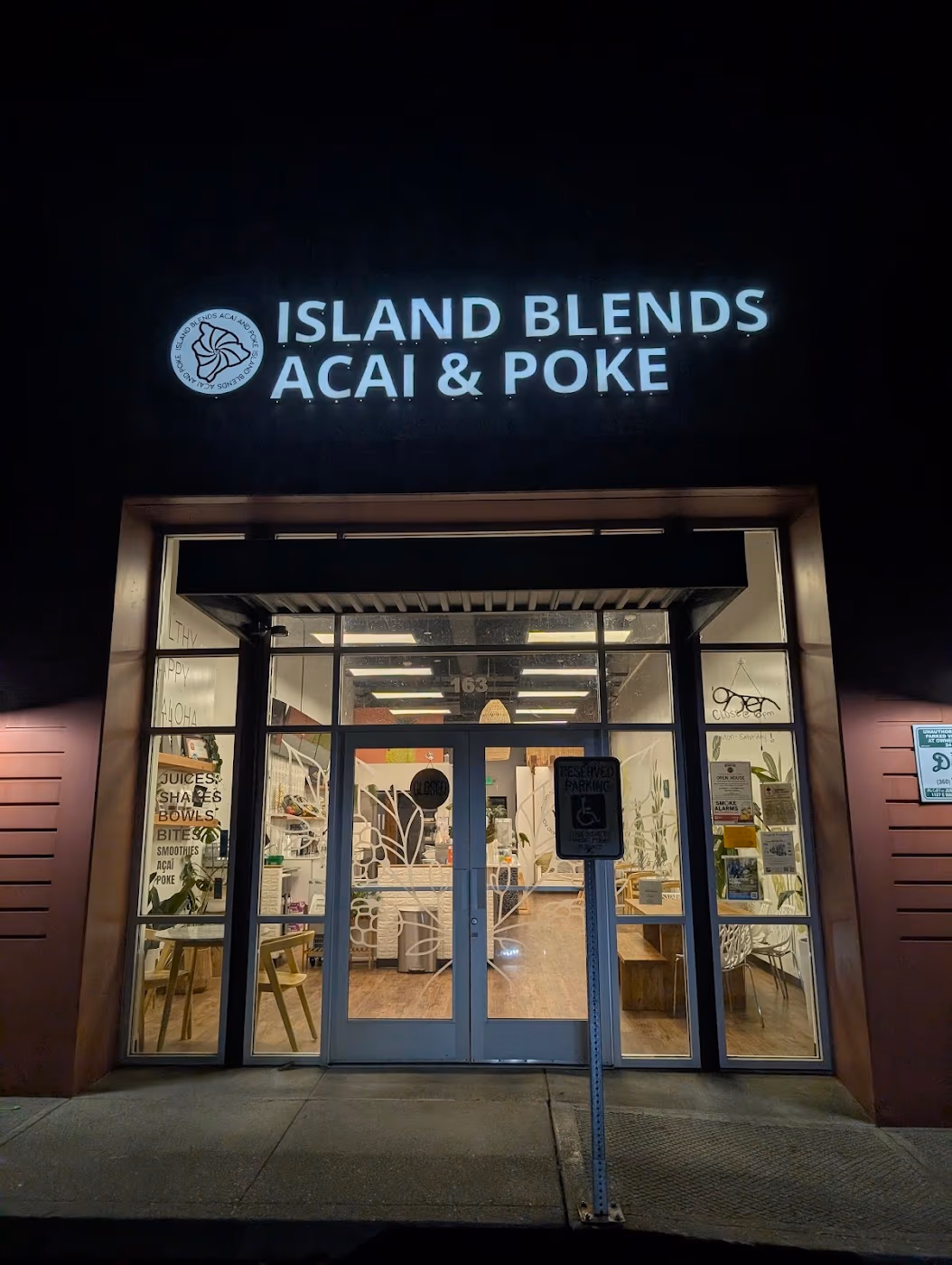 Island Blends Açaí and Poke photo 4