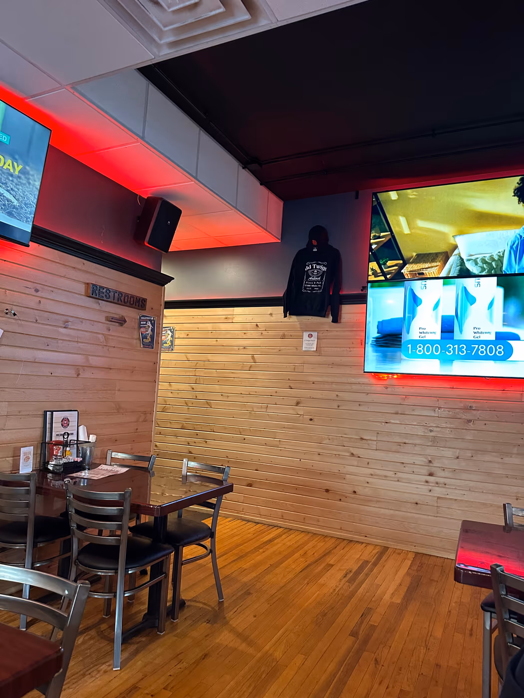 JJ Twig's Pizza & Pub photo 4