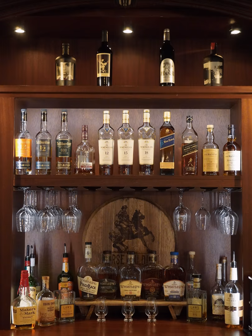 Katch Bistro | The Karol Hotel
