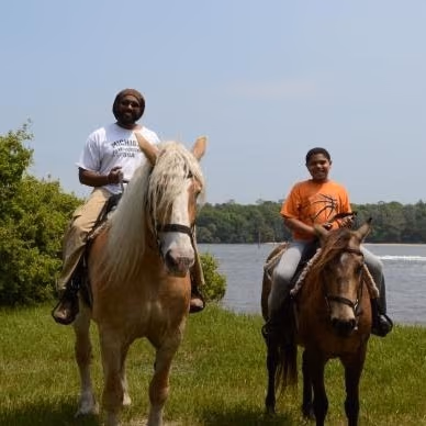 Kente's photo 3