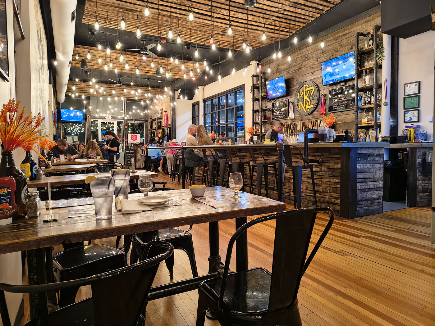 Klooz Brewz, Brewery & Public House
