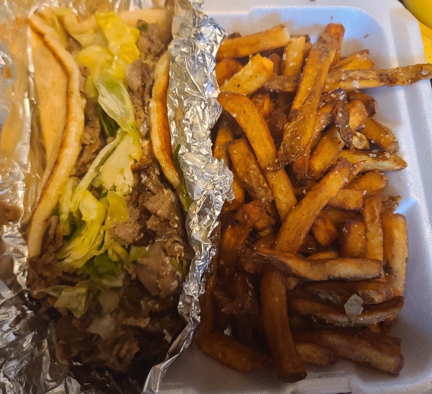 Krilakis Olde Towne Clinton Gyros Salads & Burgers