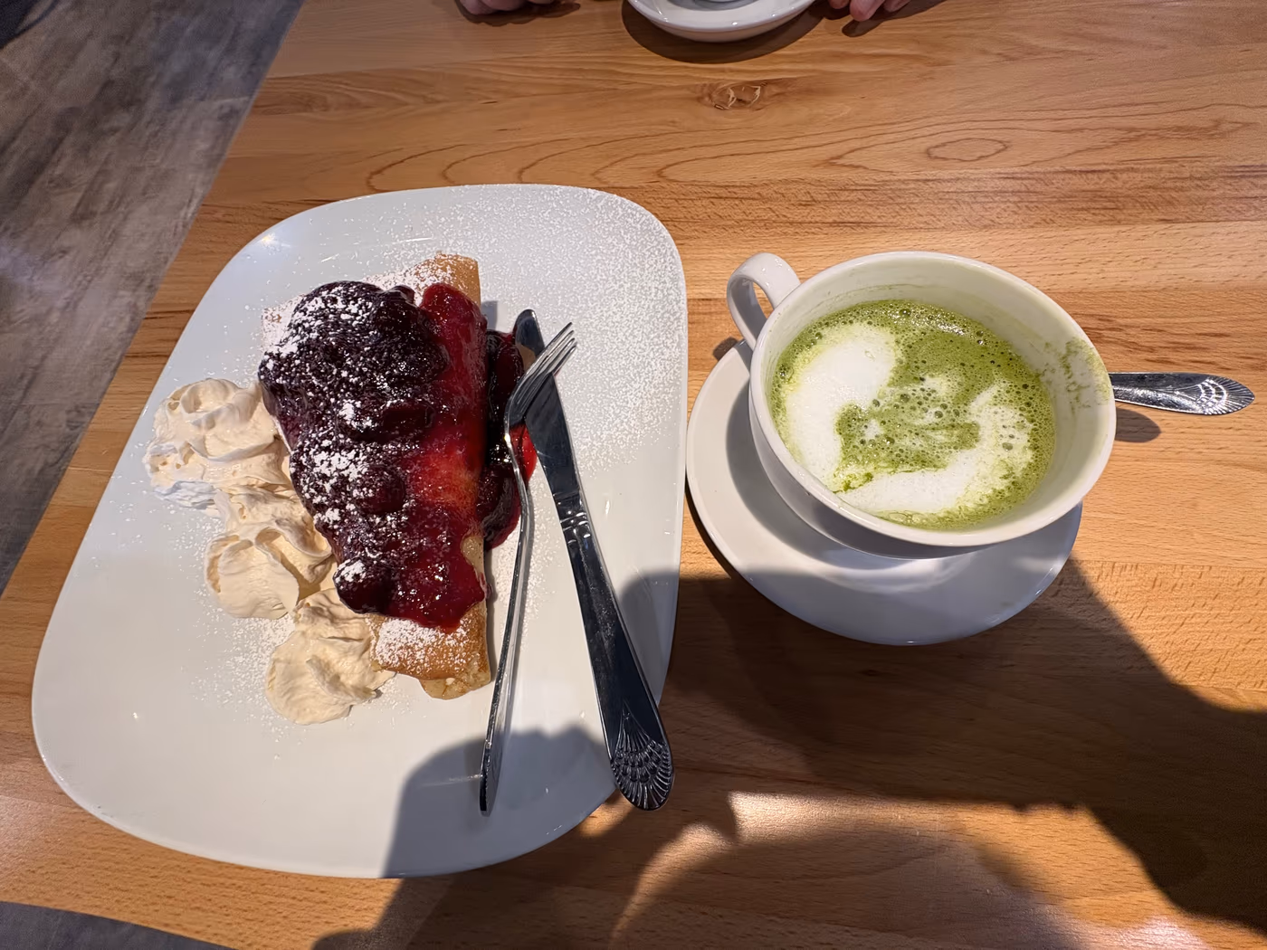 La Crepe Bakery & Café