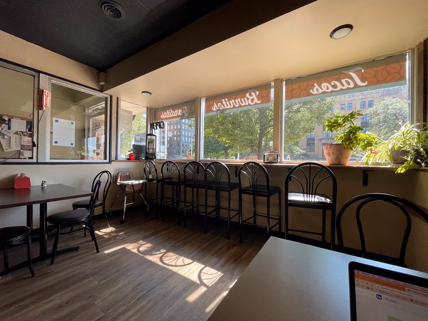 La Familia cafe photo 2