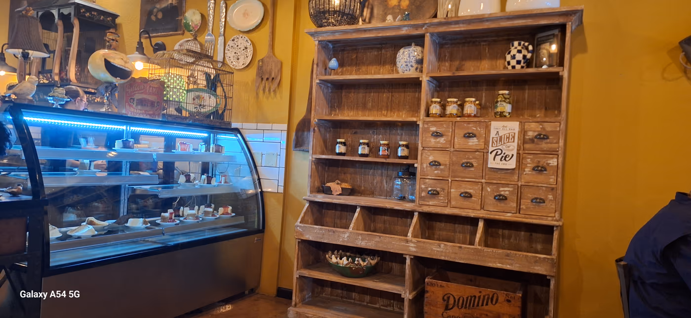 Lady Birds Cafe