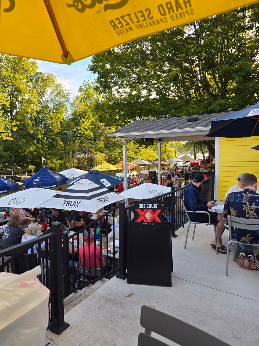 Lakelife Bar & Grill photo 2