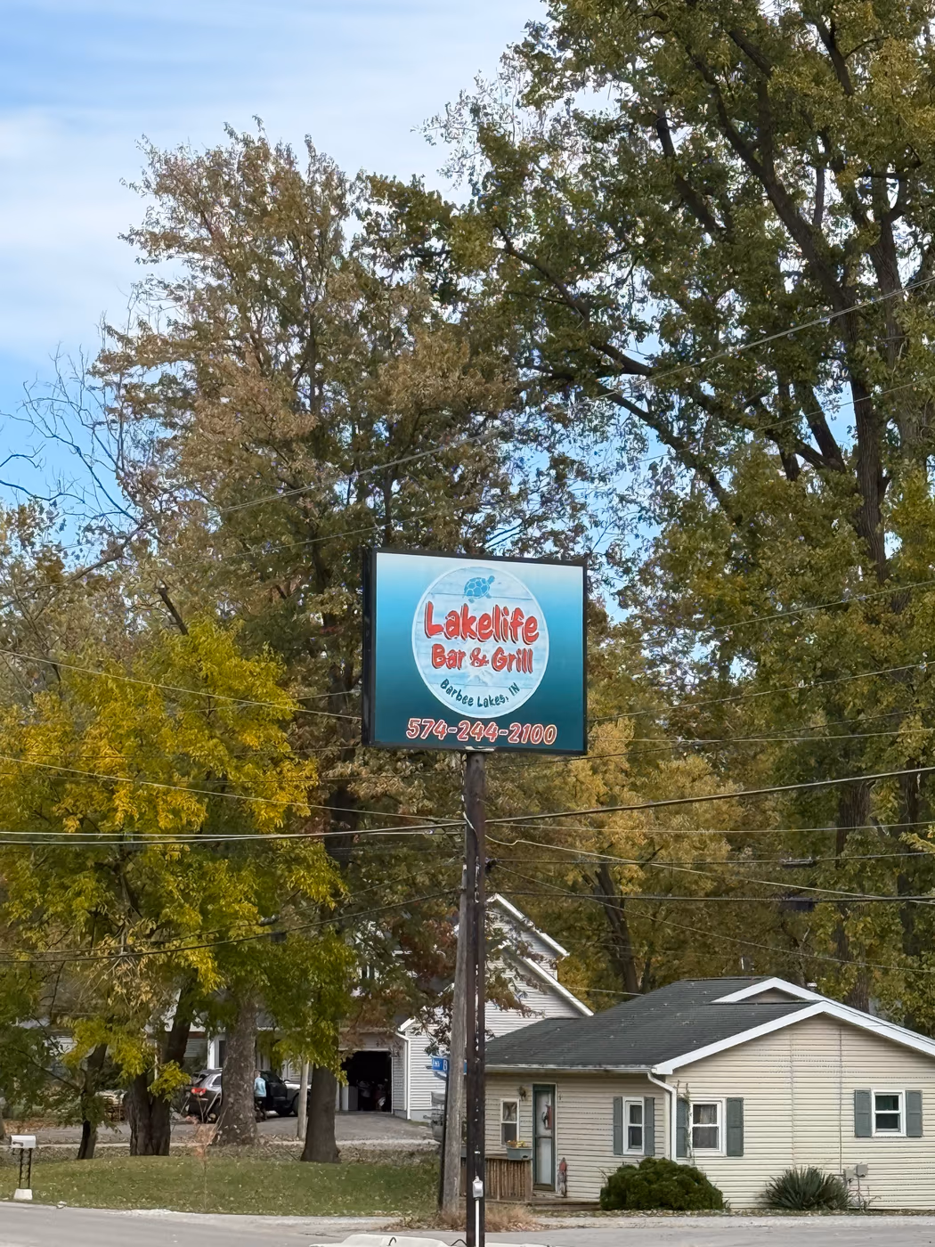 Lakelife Bar & Grill photo 4