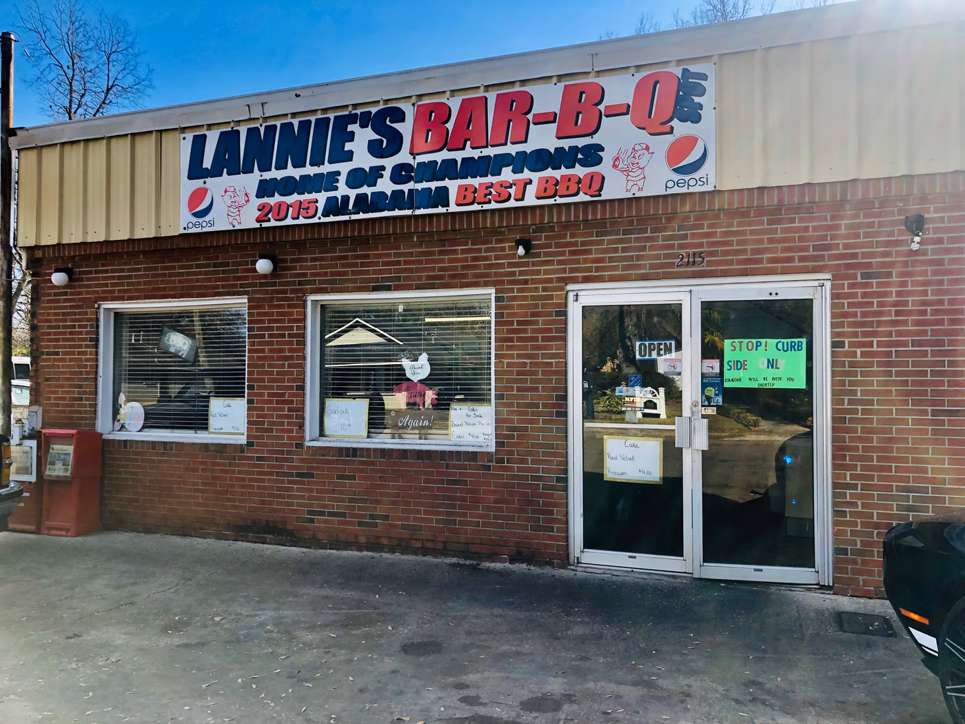 Lannie's Bar