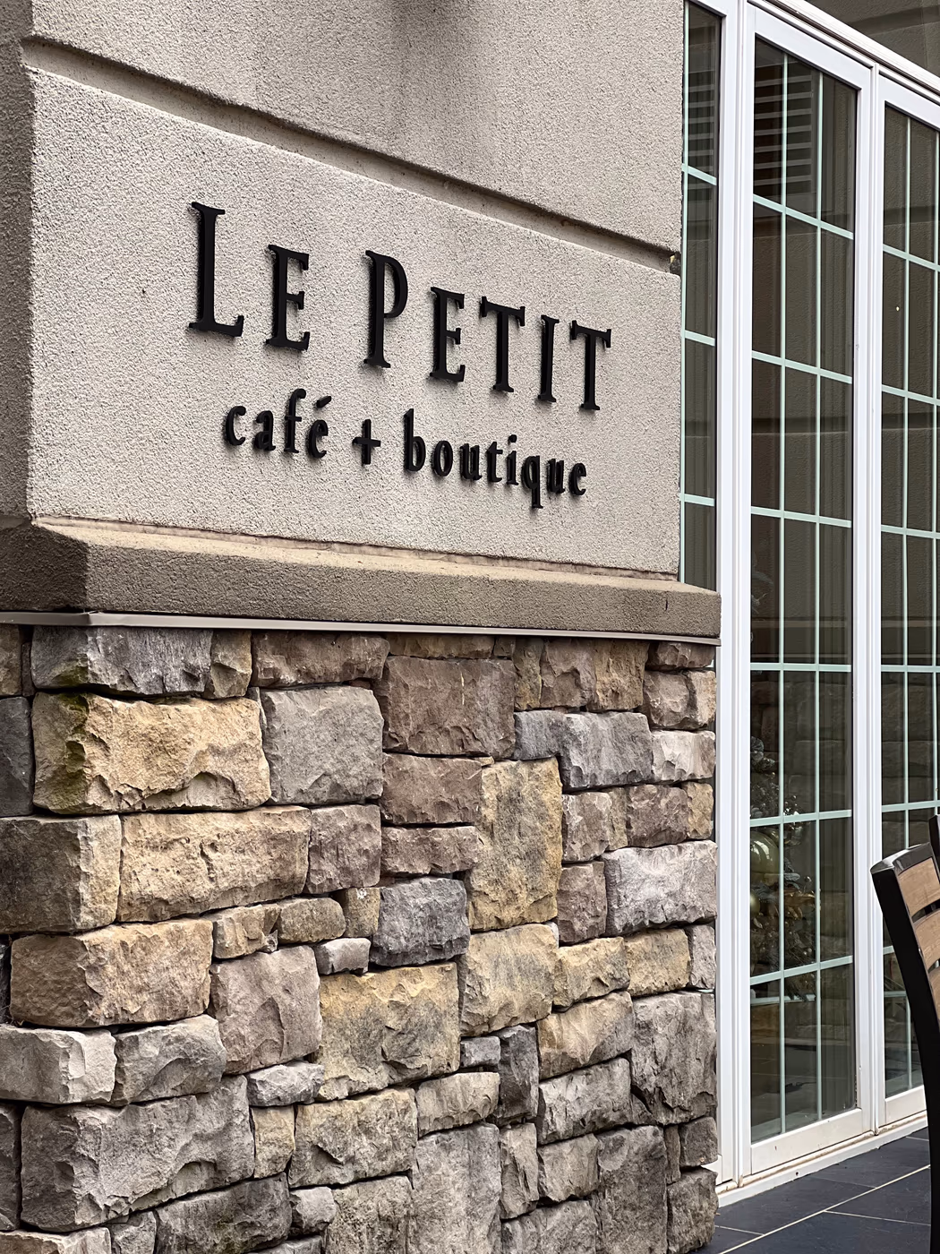 Le Petit Cafe + Boutique photo 2