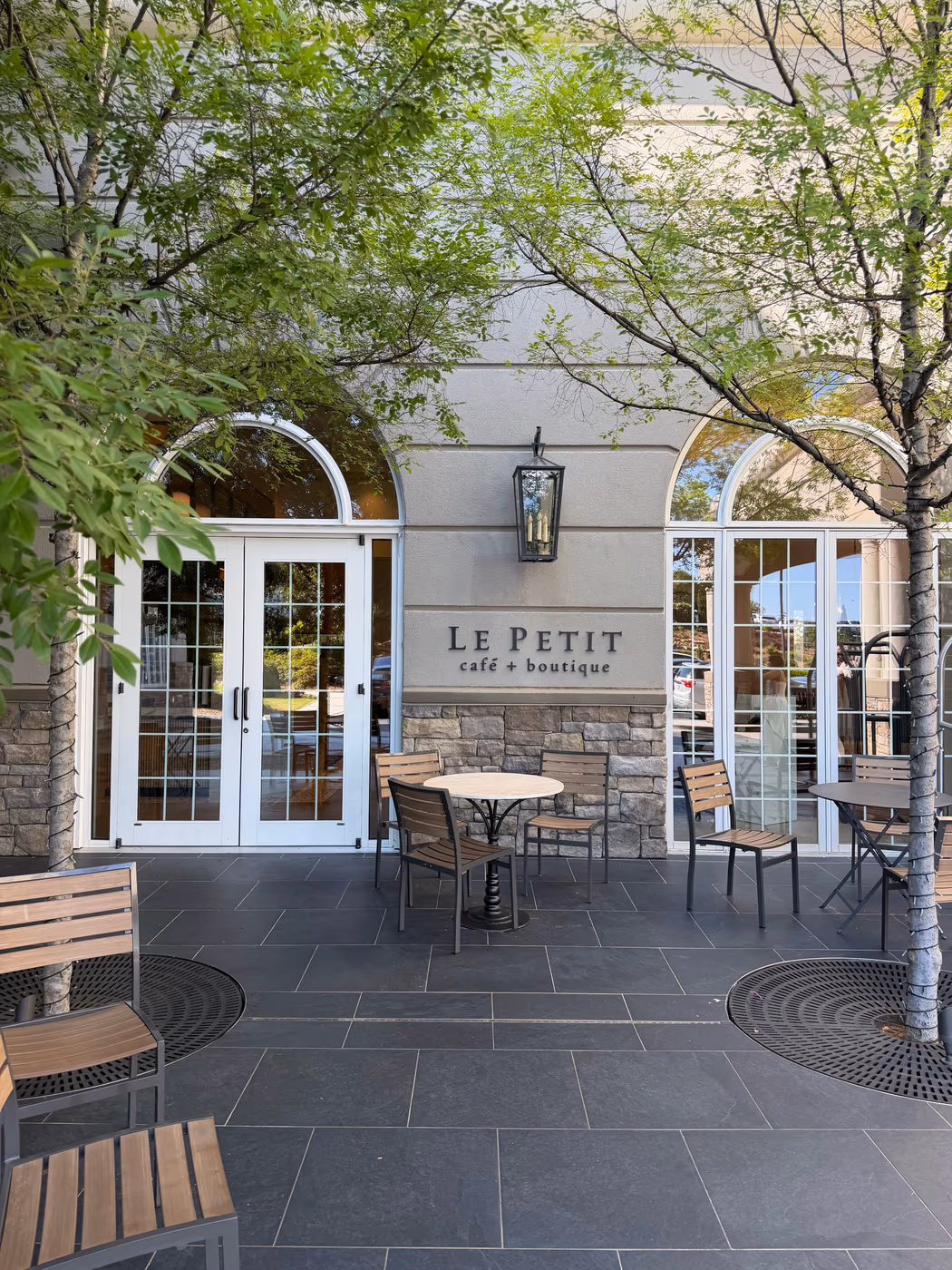 Le Petit Cafe + Boutique photo 3