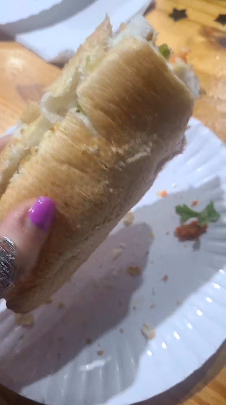 Le's Banh Mi photo 3