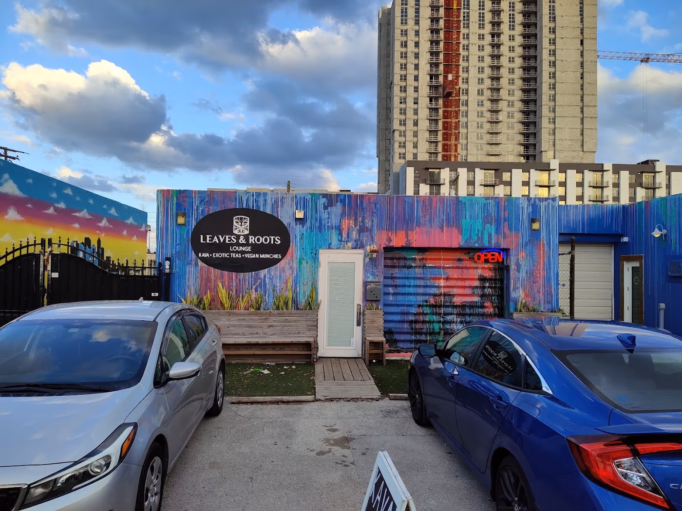 Leaves & Roots - Kava Bar & Vegan Cafe
