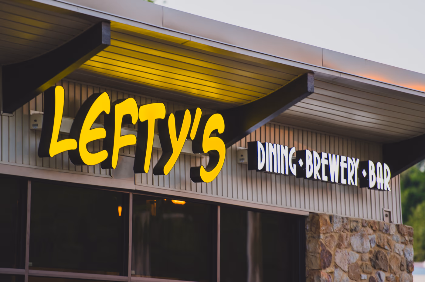 Lefty's