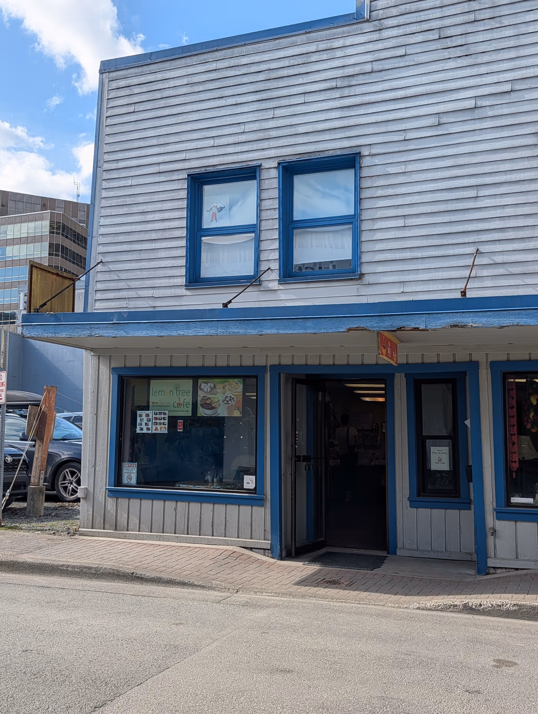 Lemon Tree Café