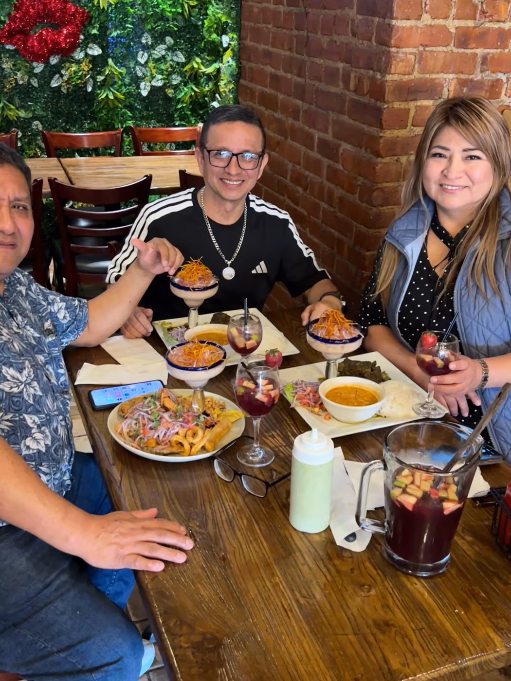Leña y Carbón Bar & Lounge