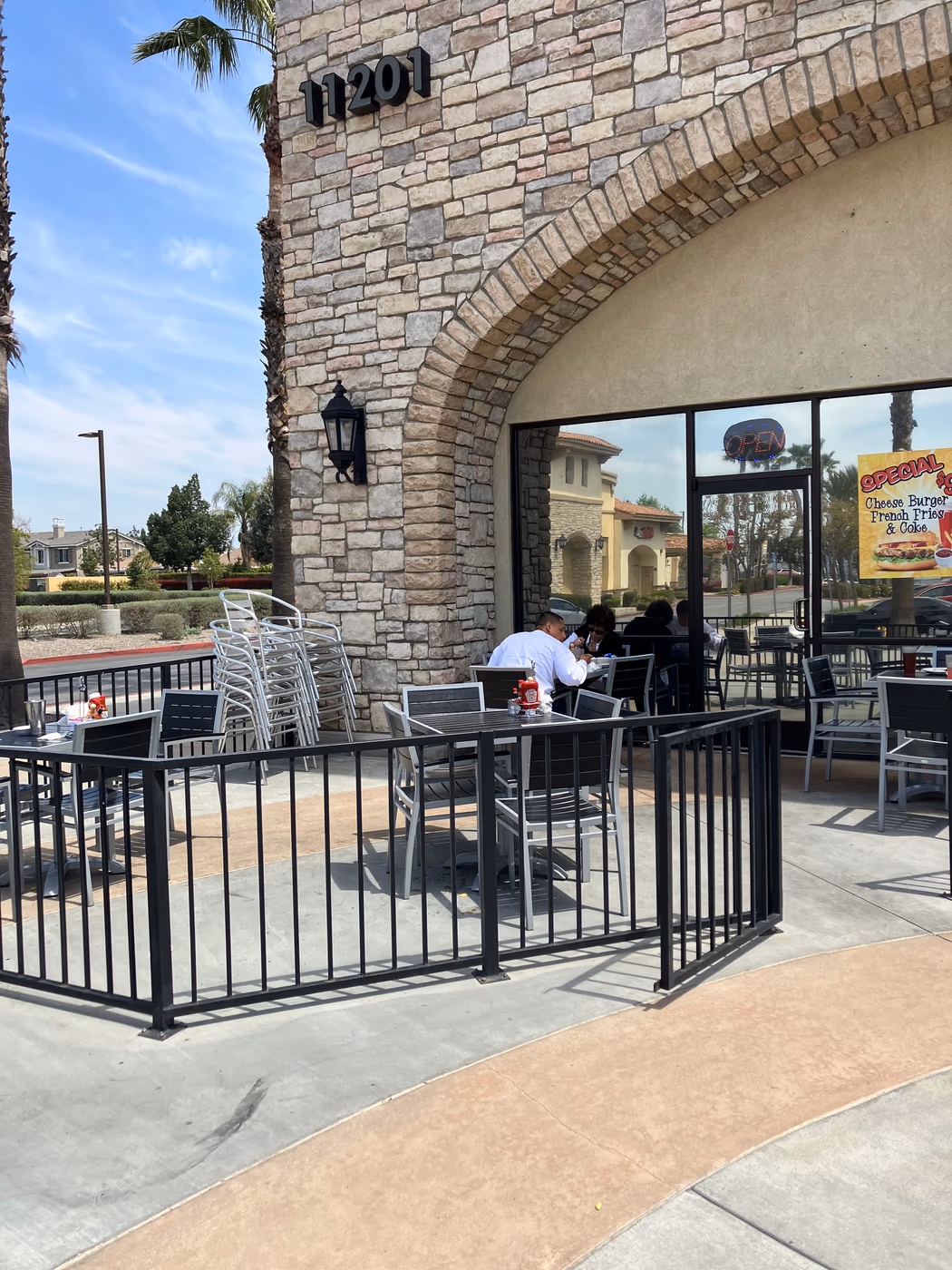 Leo's Country Kitchen
