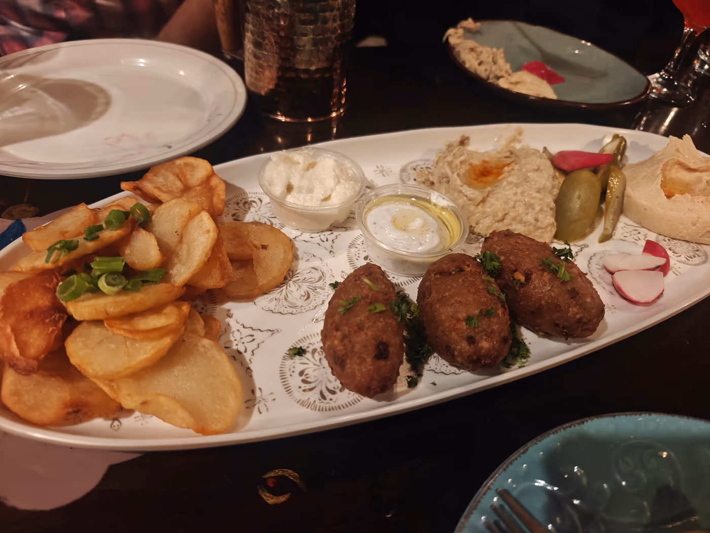 Les Amis Restaurant & Lounge photo 2
