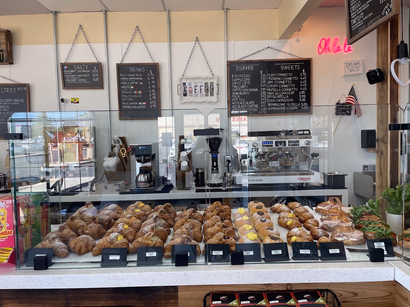 Les Filles Cafe & More photo 2
