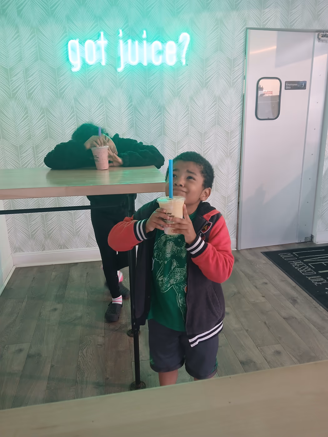 Live Fresh Cold Pressed Juice + Smoothie Bar