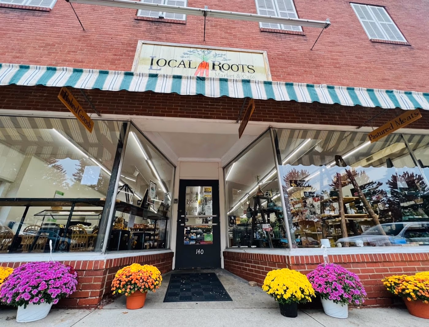 Local Roots Market & Café