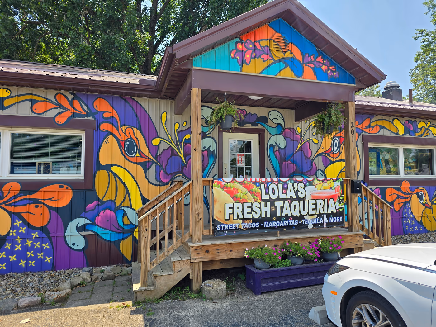 Lola's Fresh Taqueria photo 2