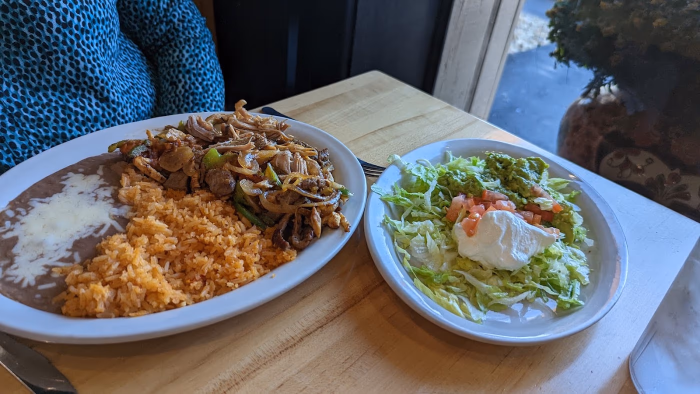 Los Amigos Family Restaurant & Bar photo 3