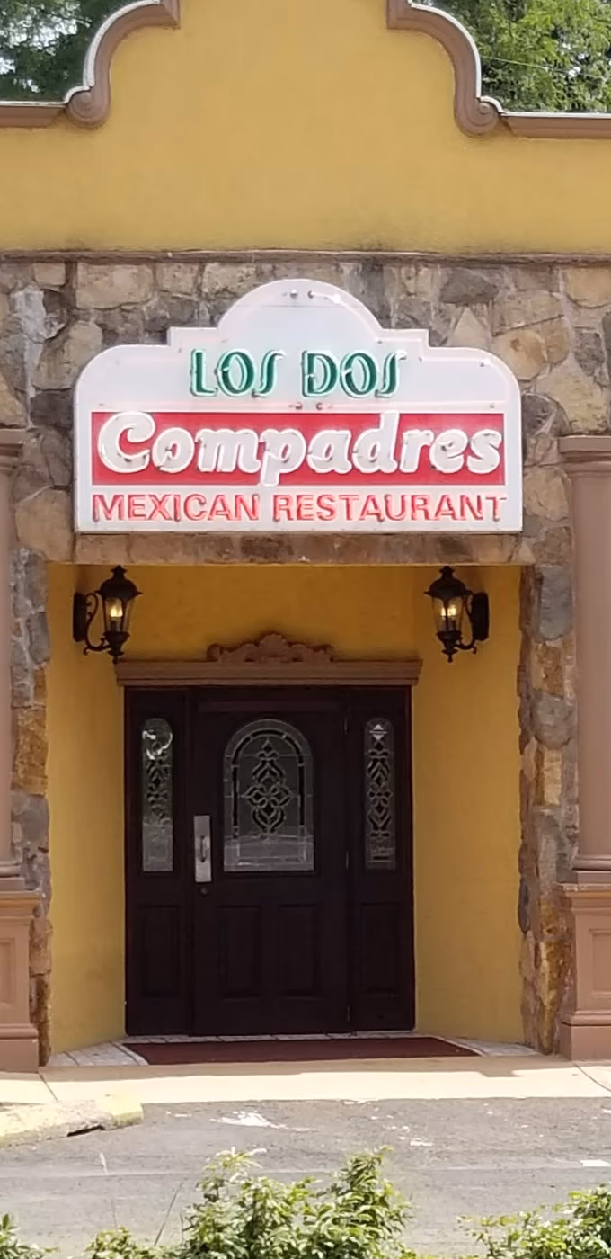 Los Dos Compadres