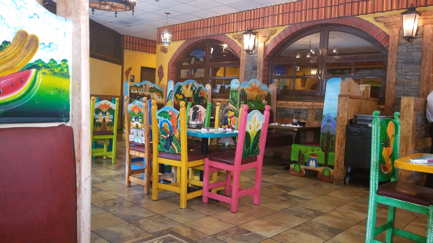 Los Mariachis photo 2