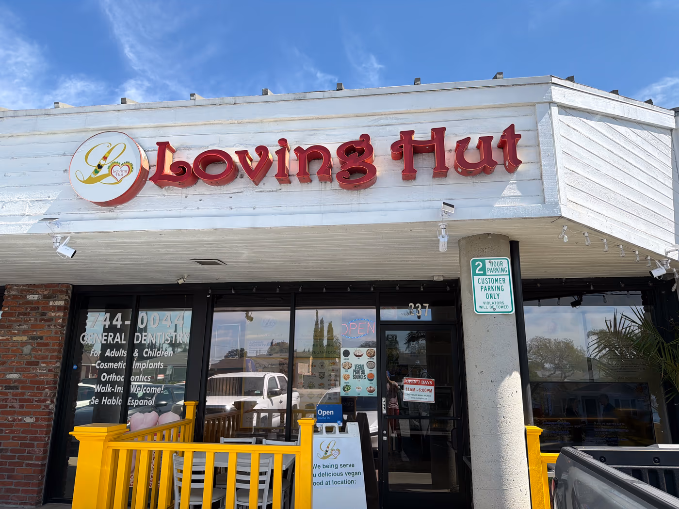 Loving Hut - Orange