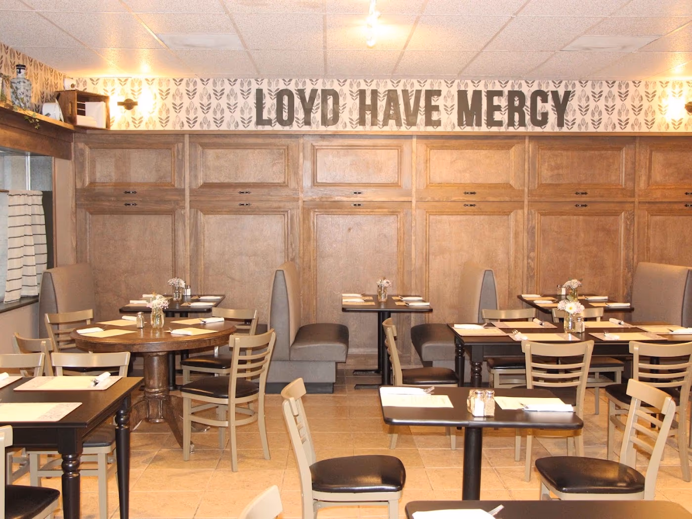 Loyd Have Mercy Restaurant photo 3