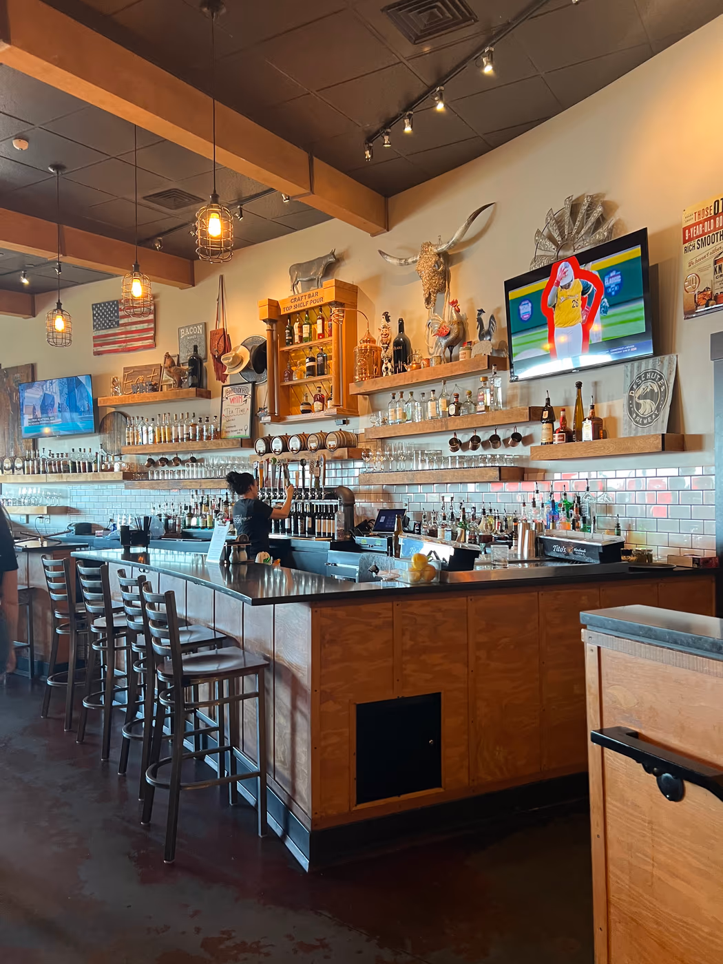 LU LU Craft Bar + Kitchen