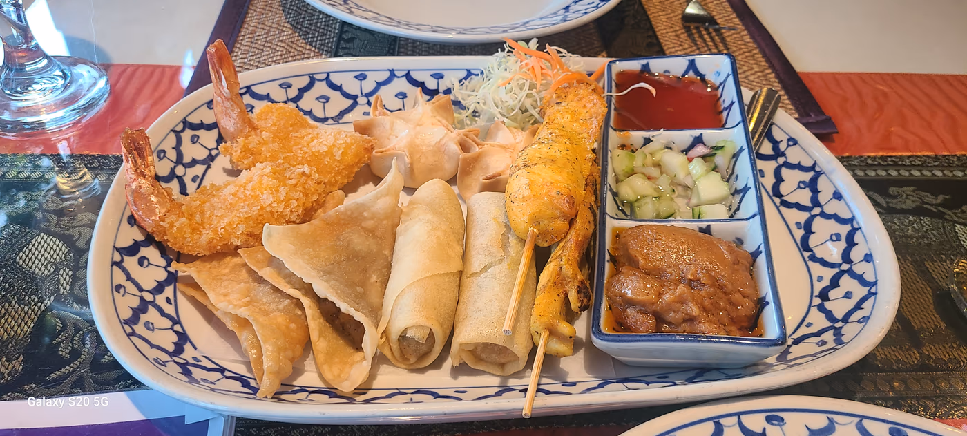 Lucky Elephant Thai Cuisine photo 2