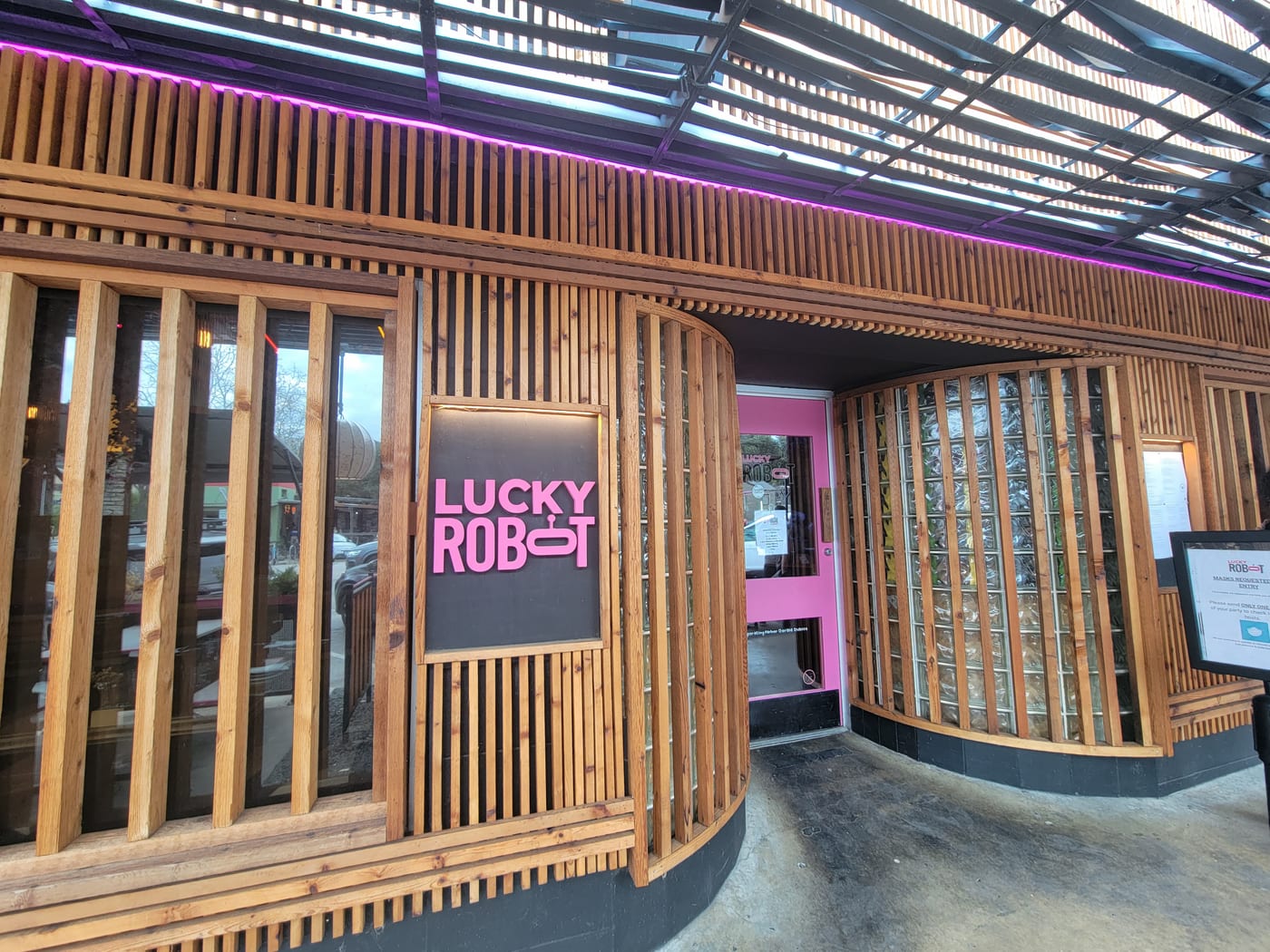 Lucky Robot Restaurant