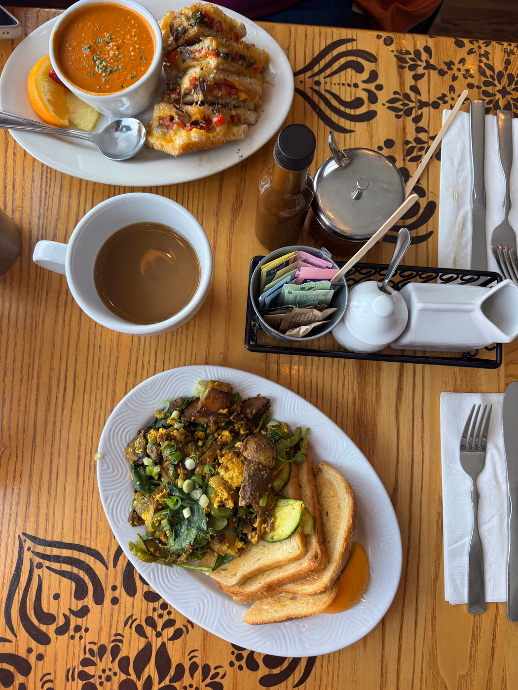 Lucky's Café photo 2