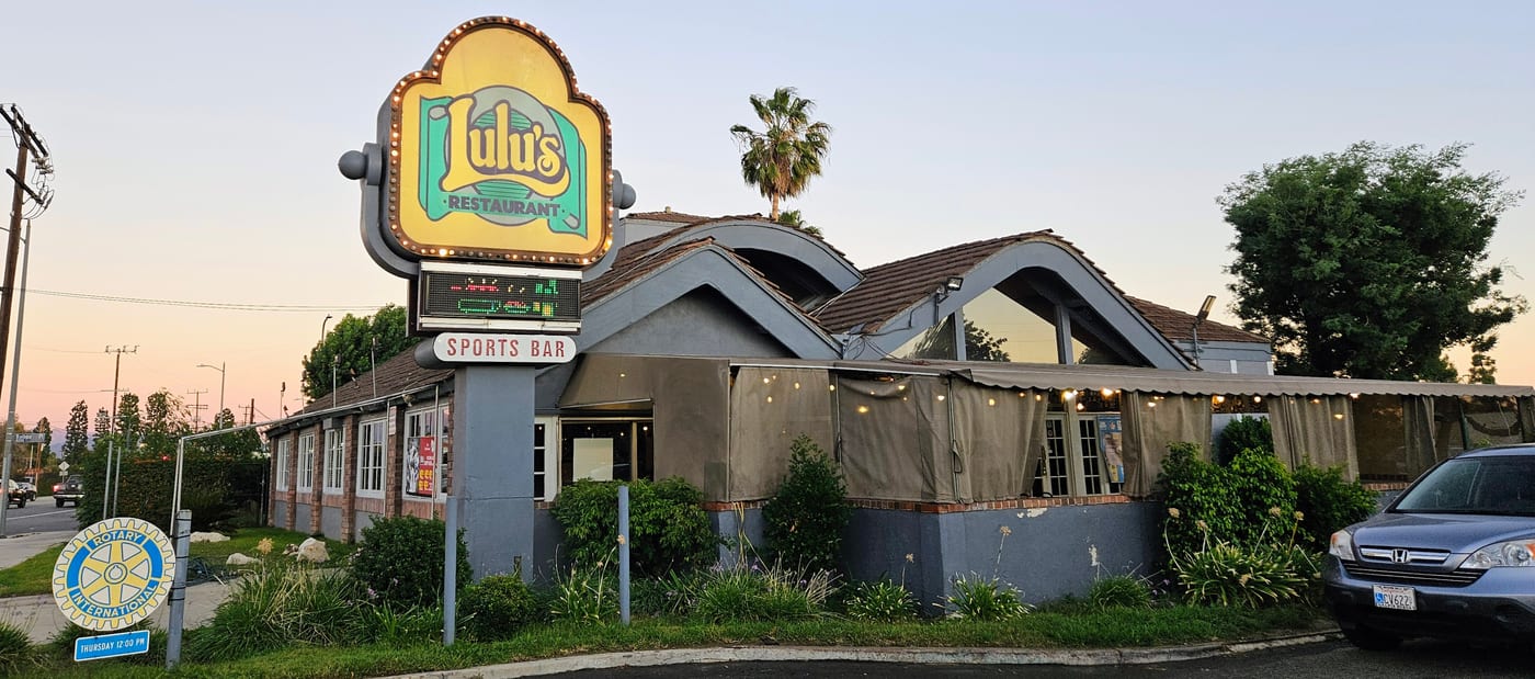 Lulu's Restaurant and Sports Bar