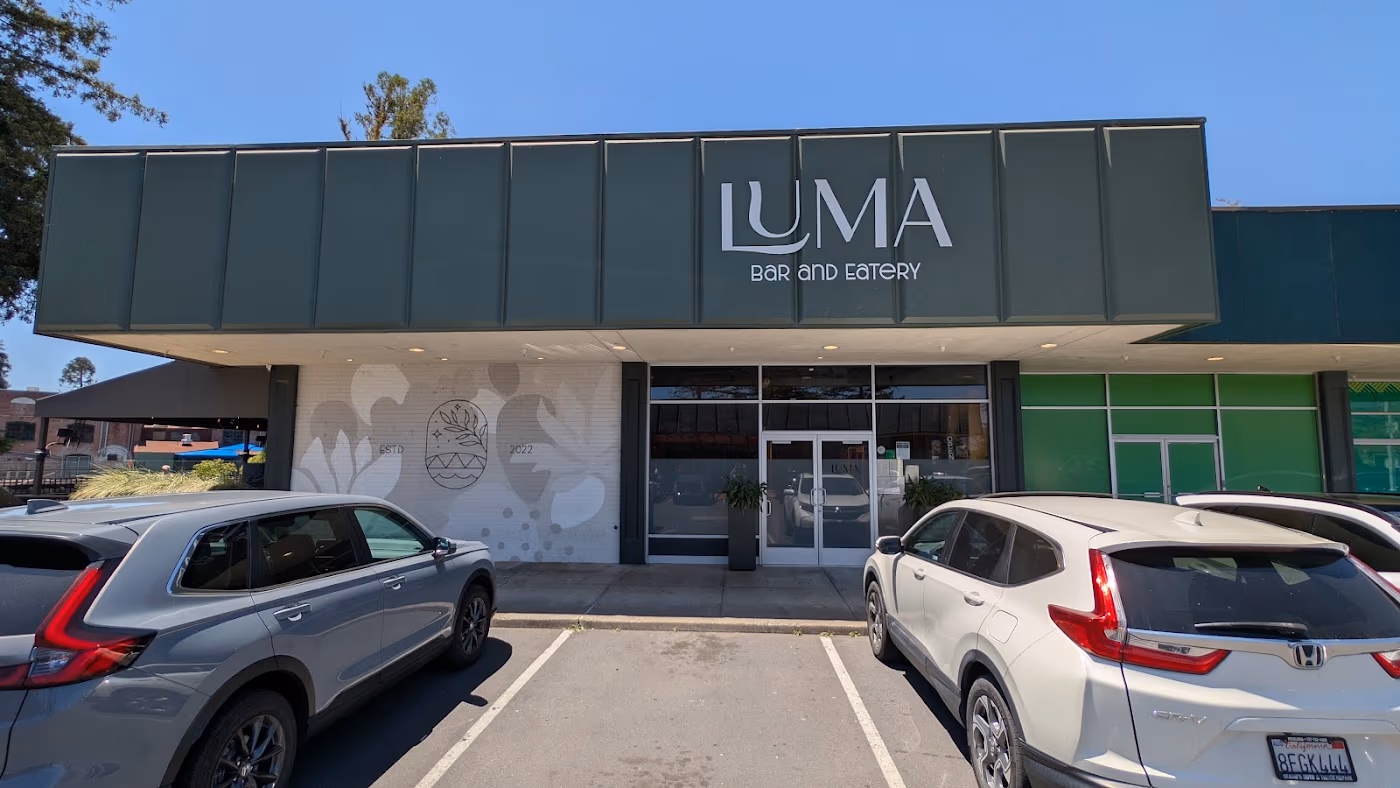 Luma Bar & Eatery photo 3