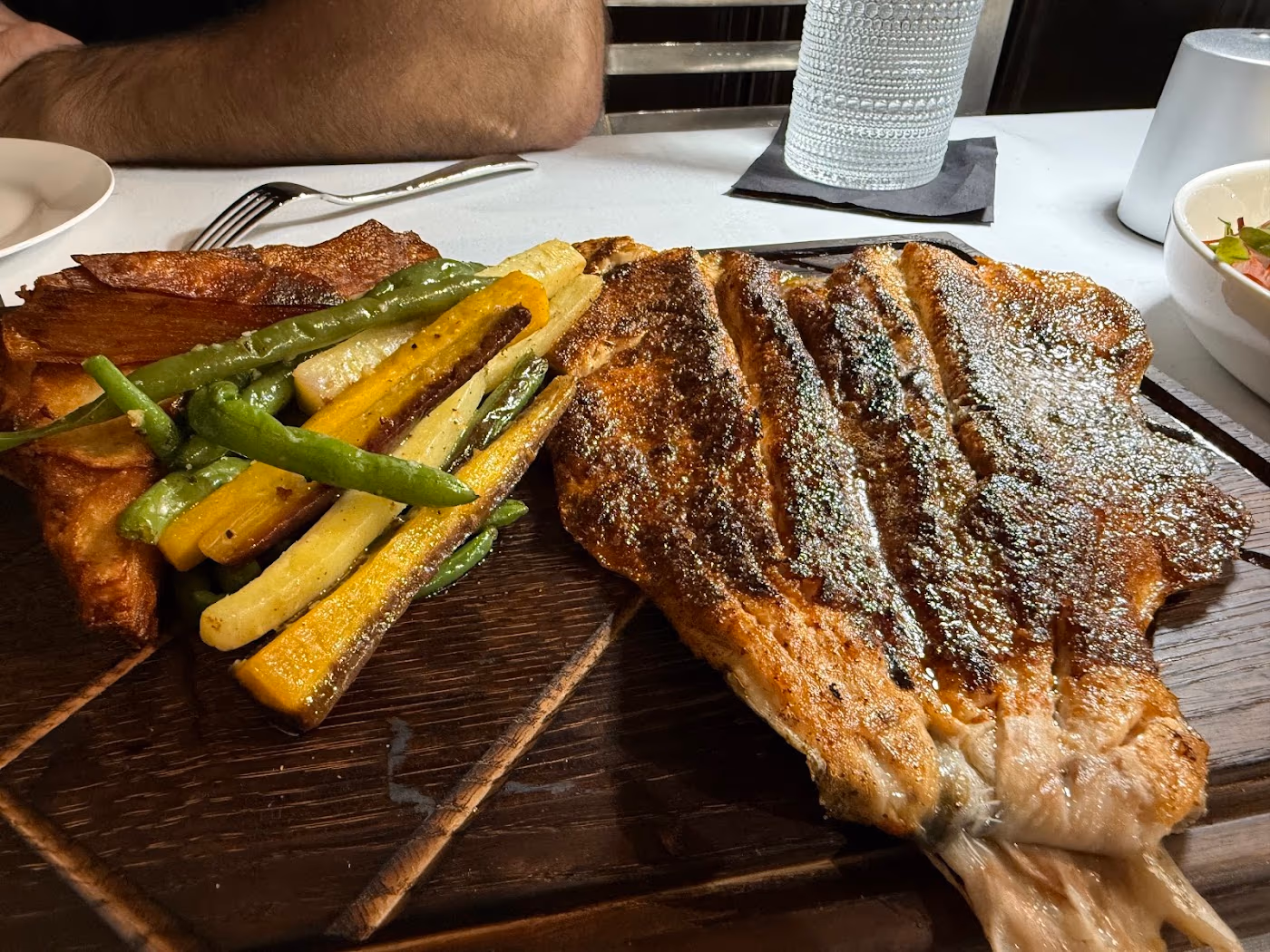 Luna Bar & Bistro