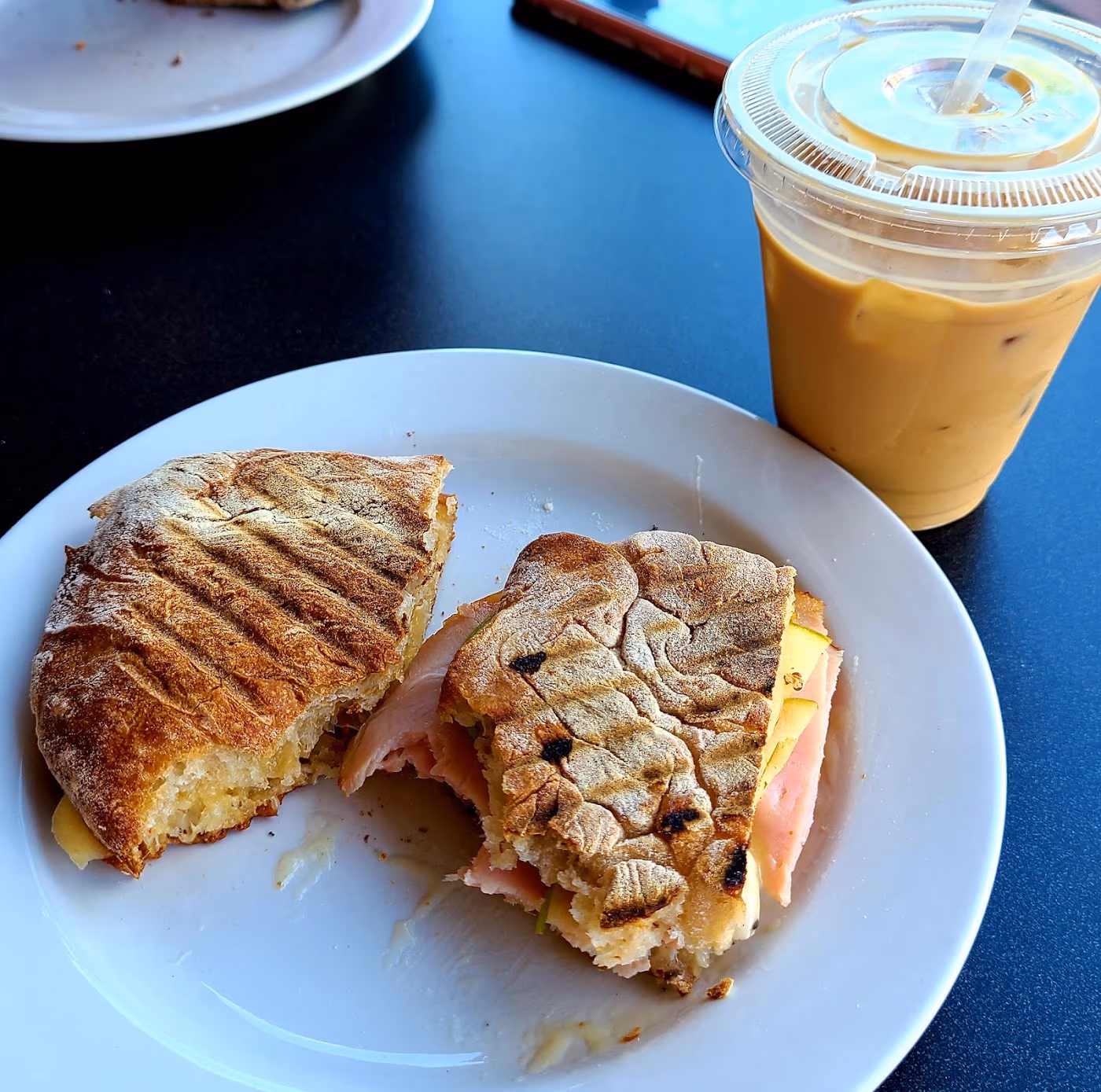Luna Coffee Bar