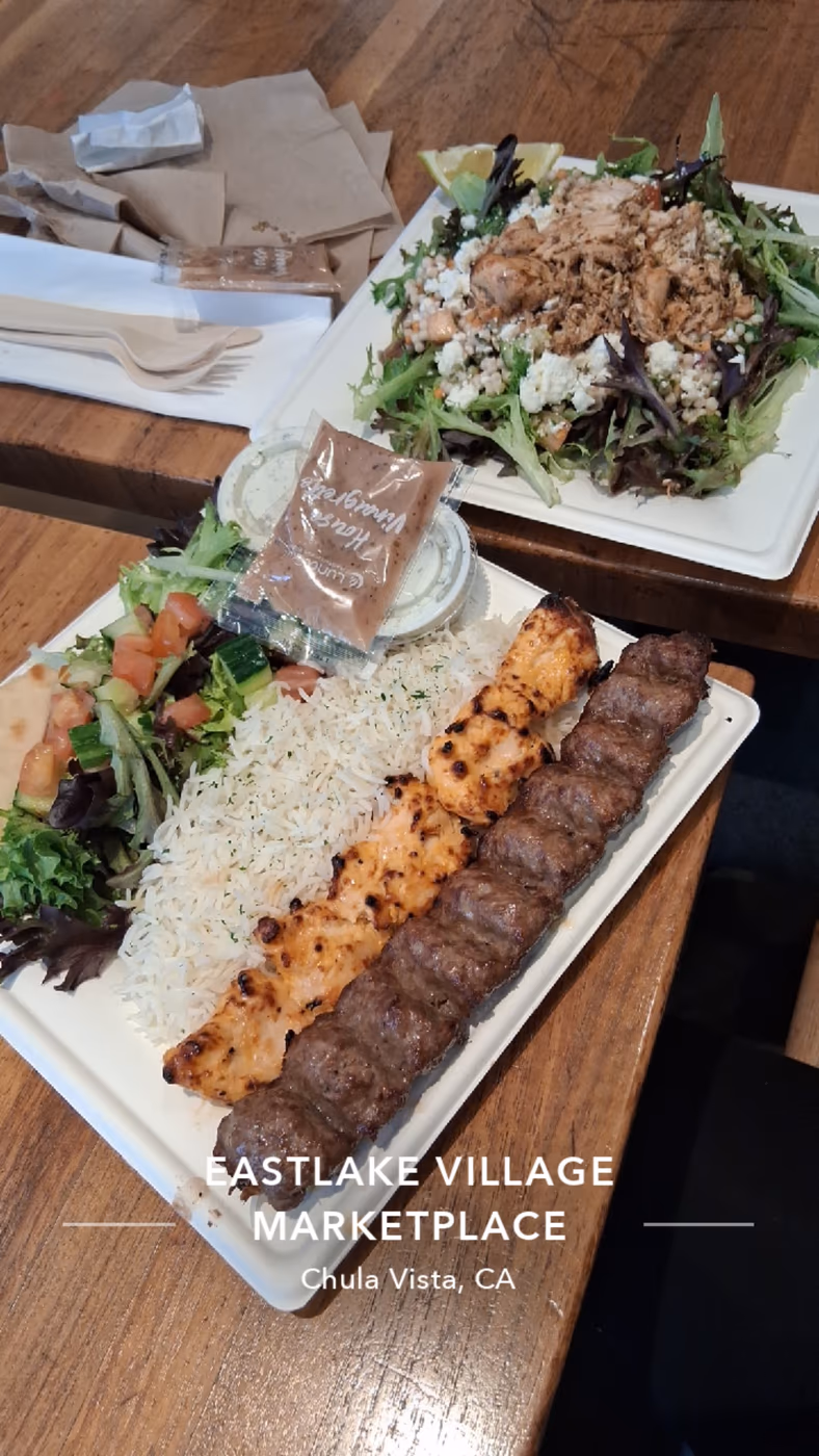 Luna Grill Eastlake photo 2