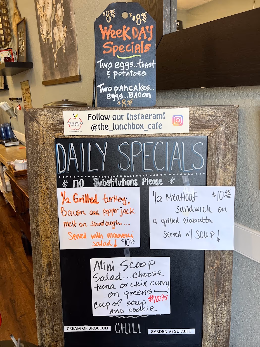 Lunch Box Cafe & Deli