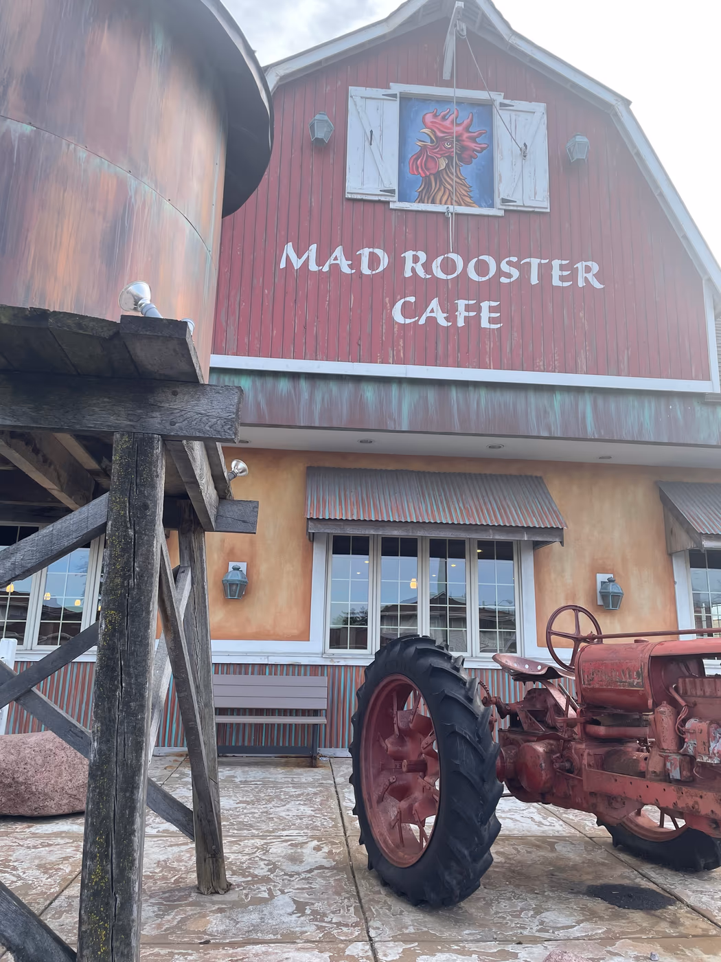 Mad Rooster Cafe photo 2