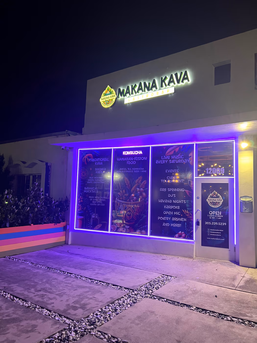 Makana Kava Bar & Hawaiian Kitchen