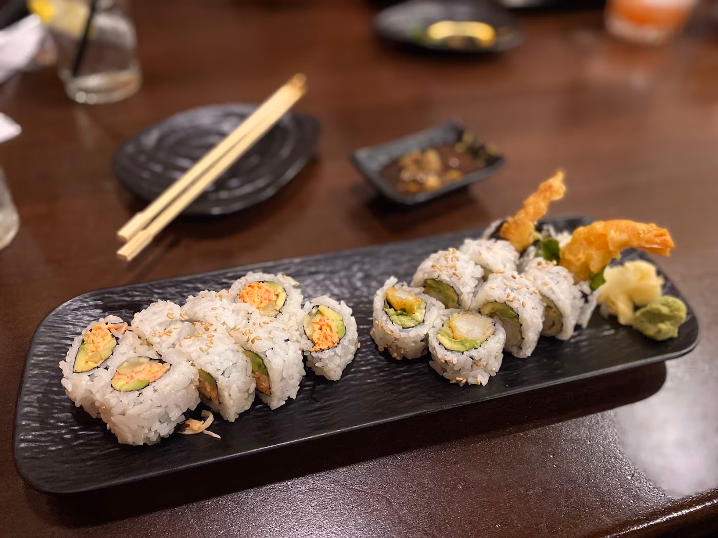 Maki Sushi Bar & Bistro photo 3