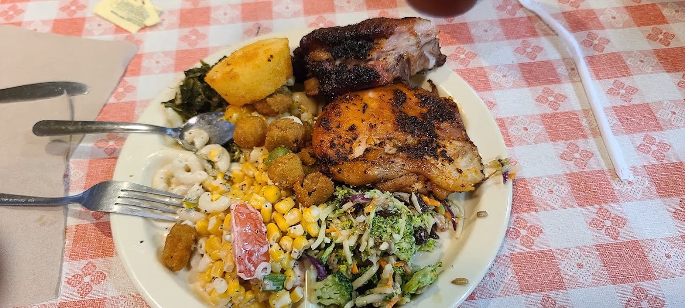 Mama Hamil's Southern Cookin' and Bar B Que Buffet
