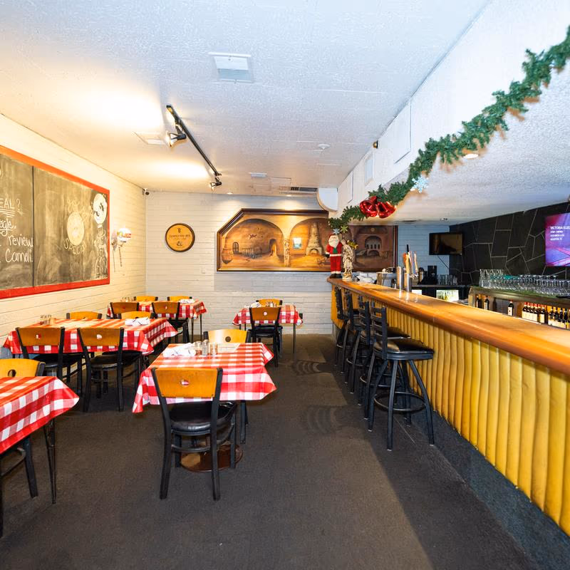 Mama Louisa's Italian Restaurant & Catering