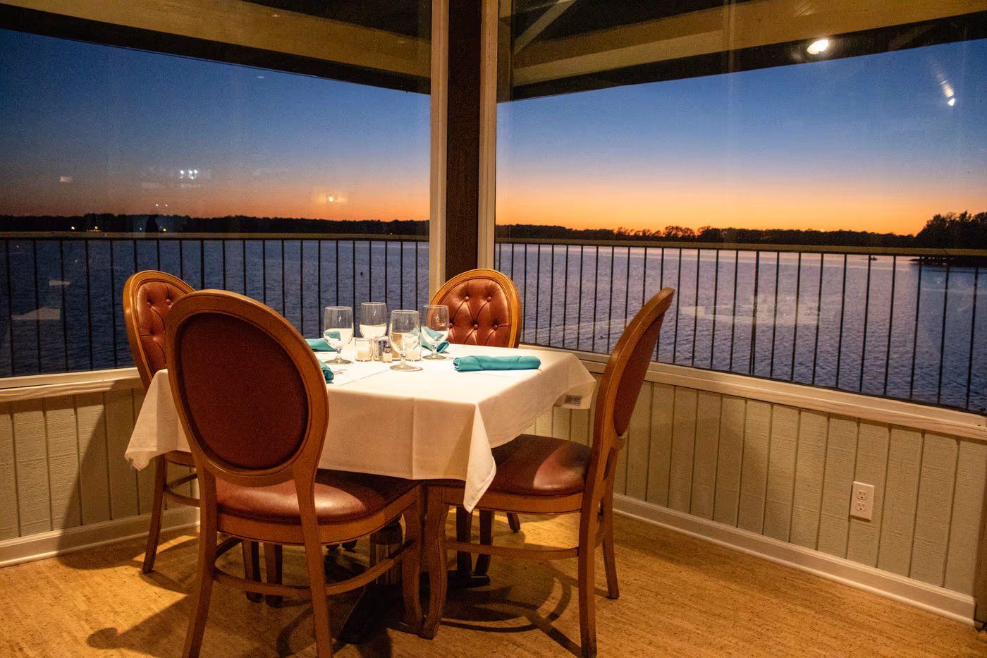 Mariner's Lakefront Restaurant photo 2