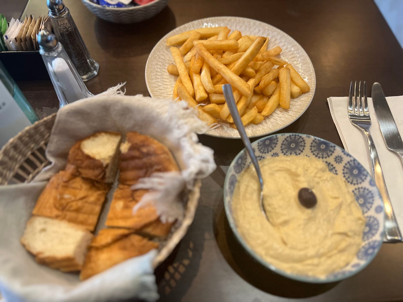 Mavi Halal Cafe photo 3