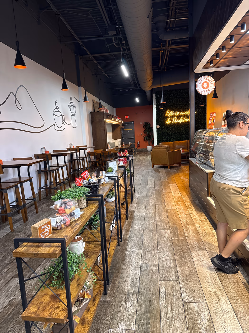 Mecatos Bakery & Café photo 2