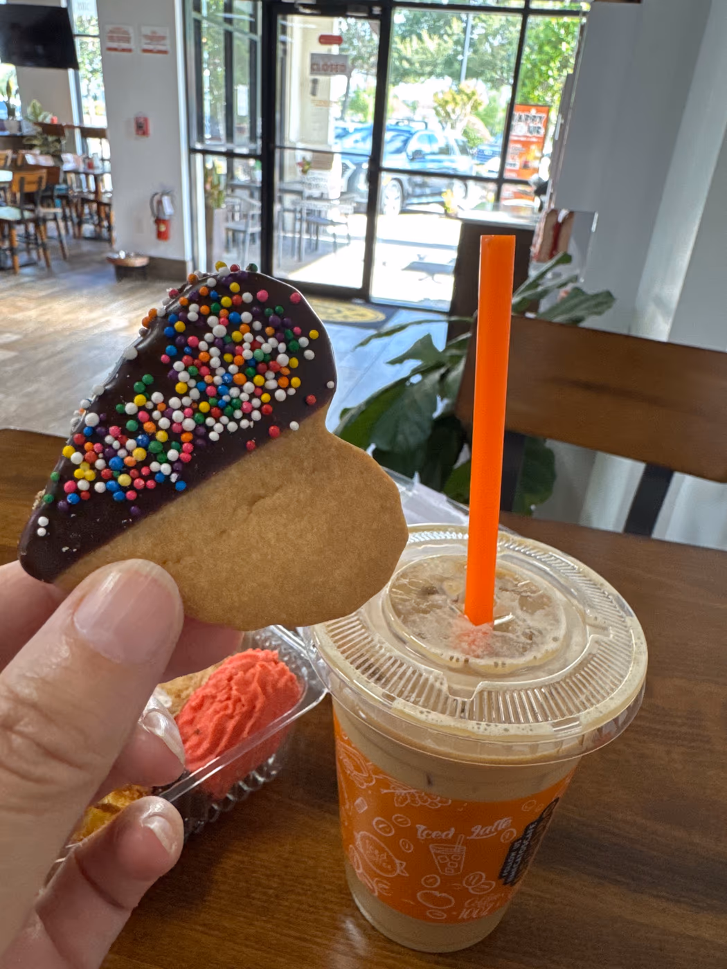 Mecatos Bakery & Café photo 3