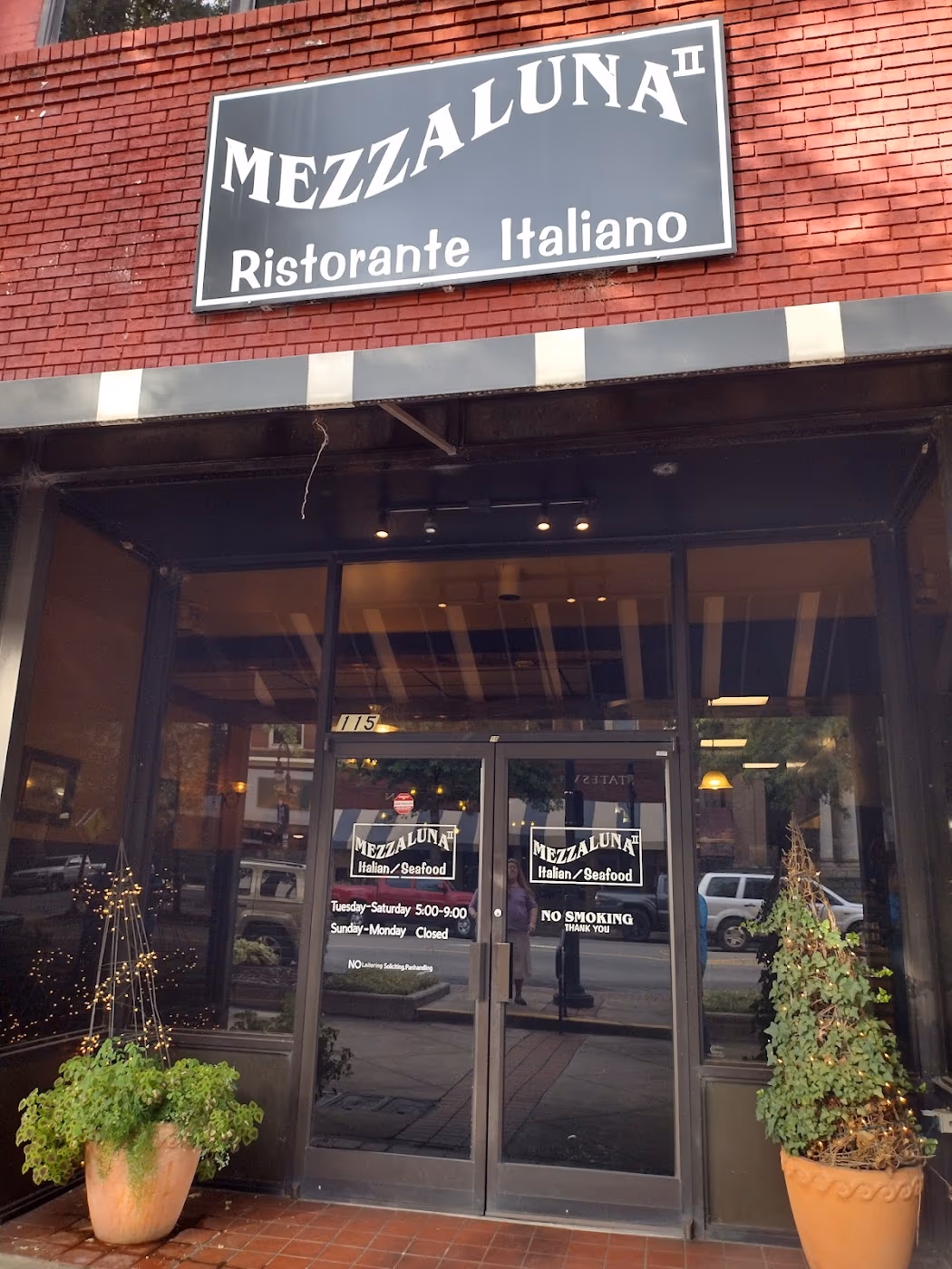 Mezzaluna II